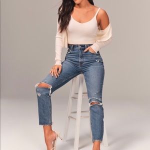 Abercrombie and Fitch curve high rise mom Jean 27W